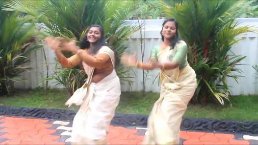 Dance In Nice Saree Malayalam Remix Dance Song Video Dailymotion