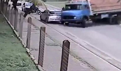 Freni patlayan kamyon dehşet saçtı