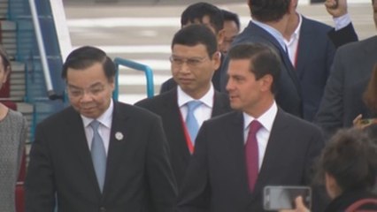 Los presidentes de México y Perú llegan a Vietnam para la cumbre del APEC