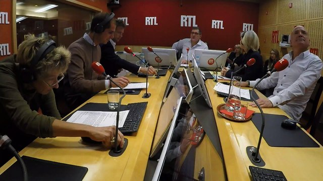 Le Pape fait la guerre aux portables