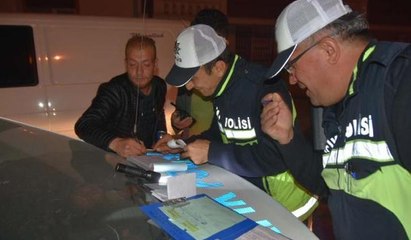 Alkollü araç kullanmaktan ceza aldı, içmeye devam etti