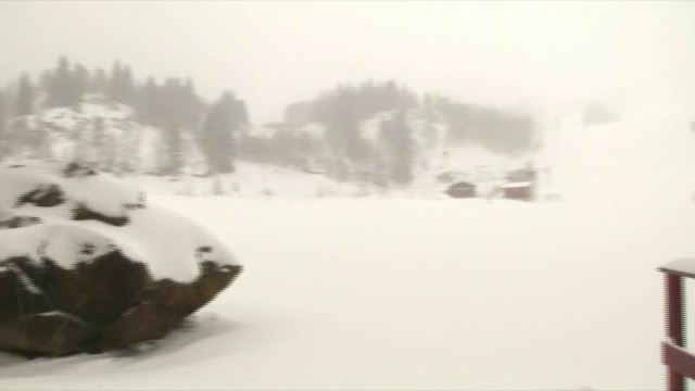 La neige est là ! 20 cm de neige sont tombés cette nuit aux Monts d'Olmes dans les Pyrénées
