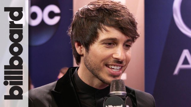 Morgan Evans On What Inspired Kiss Somebody | CMA Awards 2017