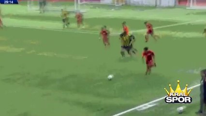 Fenerbahçe U17 takımı futbolcusu Gürkan Başkan'ın Galatasaraylı futbolcuya yaptığı faul büyük tepki çekti.