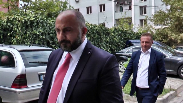 SHTYHET GJYQI NDAJ KASTRIOT ISMAILAJT, JURISTI I OSHEE ROMEO KARAJ PARAQITET ME TRUPROJA NE GJYKATE