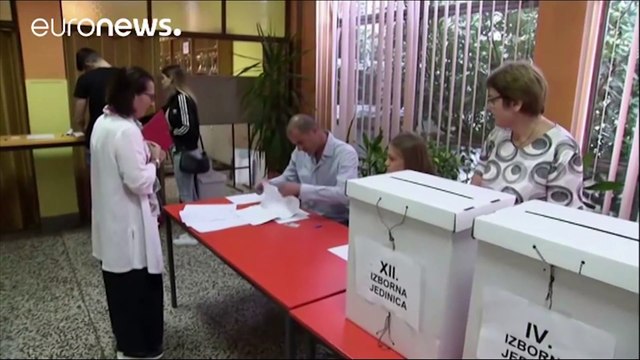 KROATET VOTOJNE SOT PER PARLAMENTIN E RI TE VENDIT NE ZGJEDHJET E PARAKOHSHME LAJM