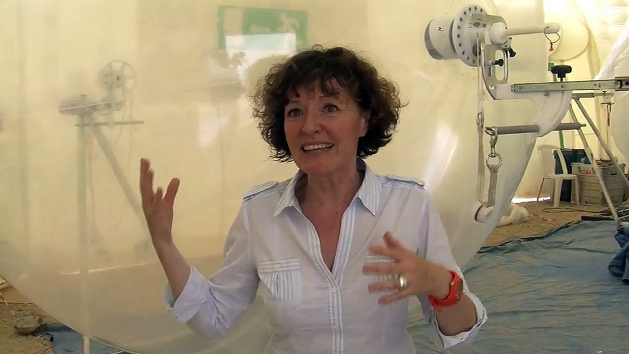 Les explications de Marie-Anne Clair, sous-directrice ''ballons'' au CNES.