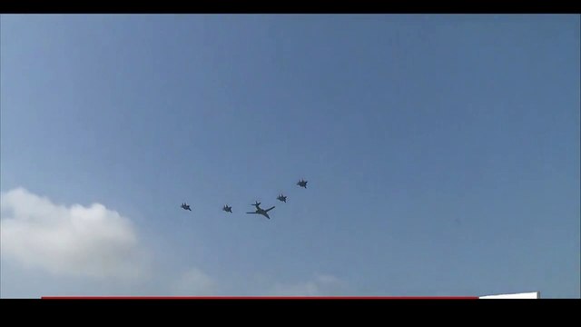 BOMBARDUESIT SUPERSONIKE AMERIKANE FLUTUROJNE MBI GADISHULLIN KOREAN TREGOJNE FORCEN LAJM