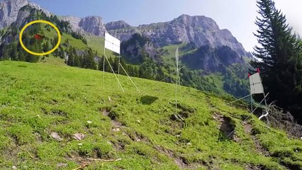 인간 총알? 윙슈트 입고 몸으로 과녁 명중! / YTN