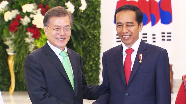 문재인 대통령, 인니 대통령과 정상회담...바른정당 의원 8명 복당 / YTN