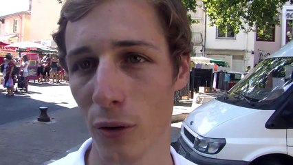 Les Jeunes UMP d'Istres font leur cuisine politique sur les marchés