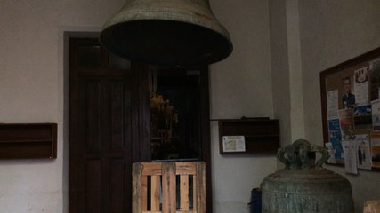 Démontage des cloches de l'église