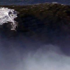 la violente chute d'Andrew Cotton à Nazaré