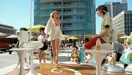 Staring Contest mit Kate Upton