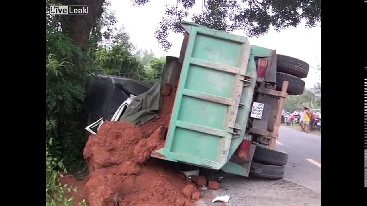 Heavy Equipment Heavy Truck Fails 2017 Excavator Accidents Caught On