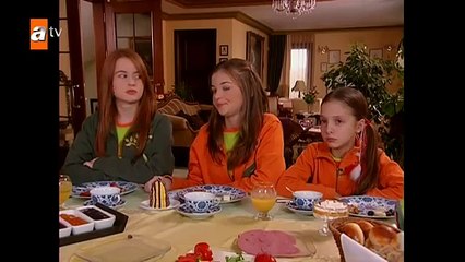 Aslı kızları şikayet ediyor by Jared George