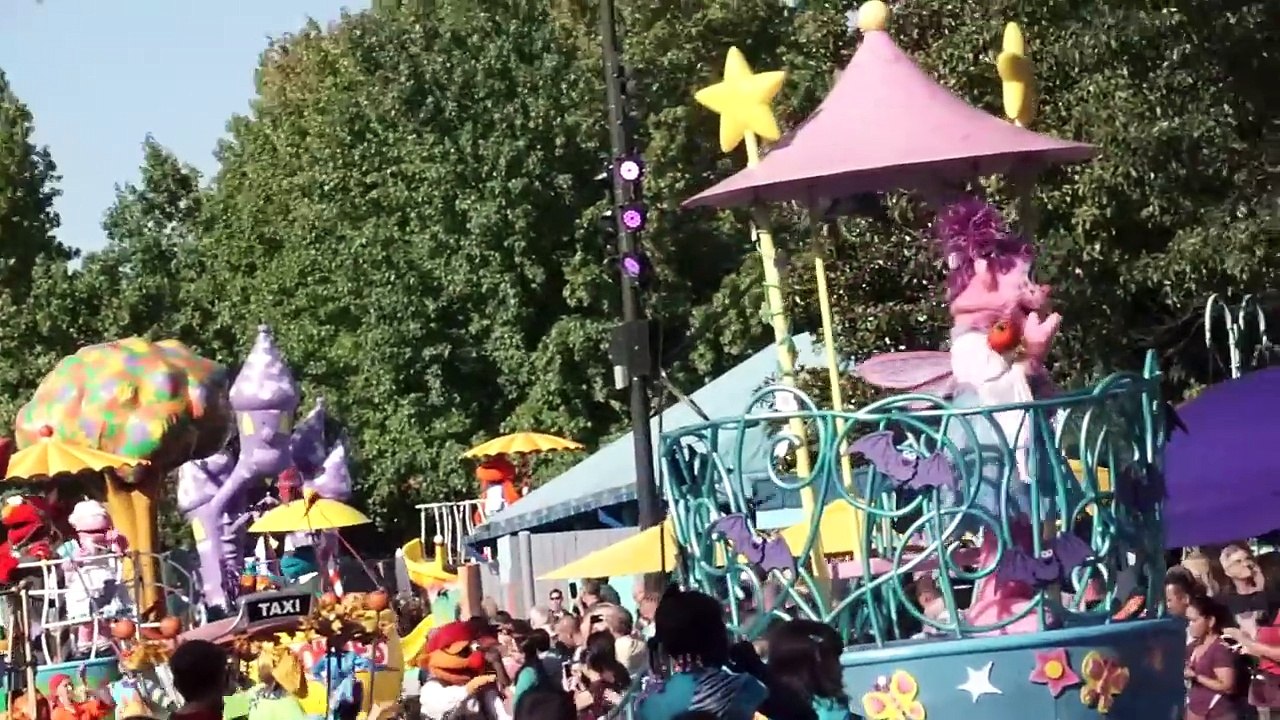 Halloween 2016 Opening Day- Neighborhood Street Party Halloween Parade @ Sesame Place/ Sesame Street