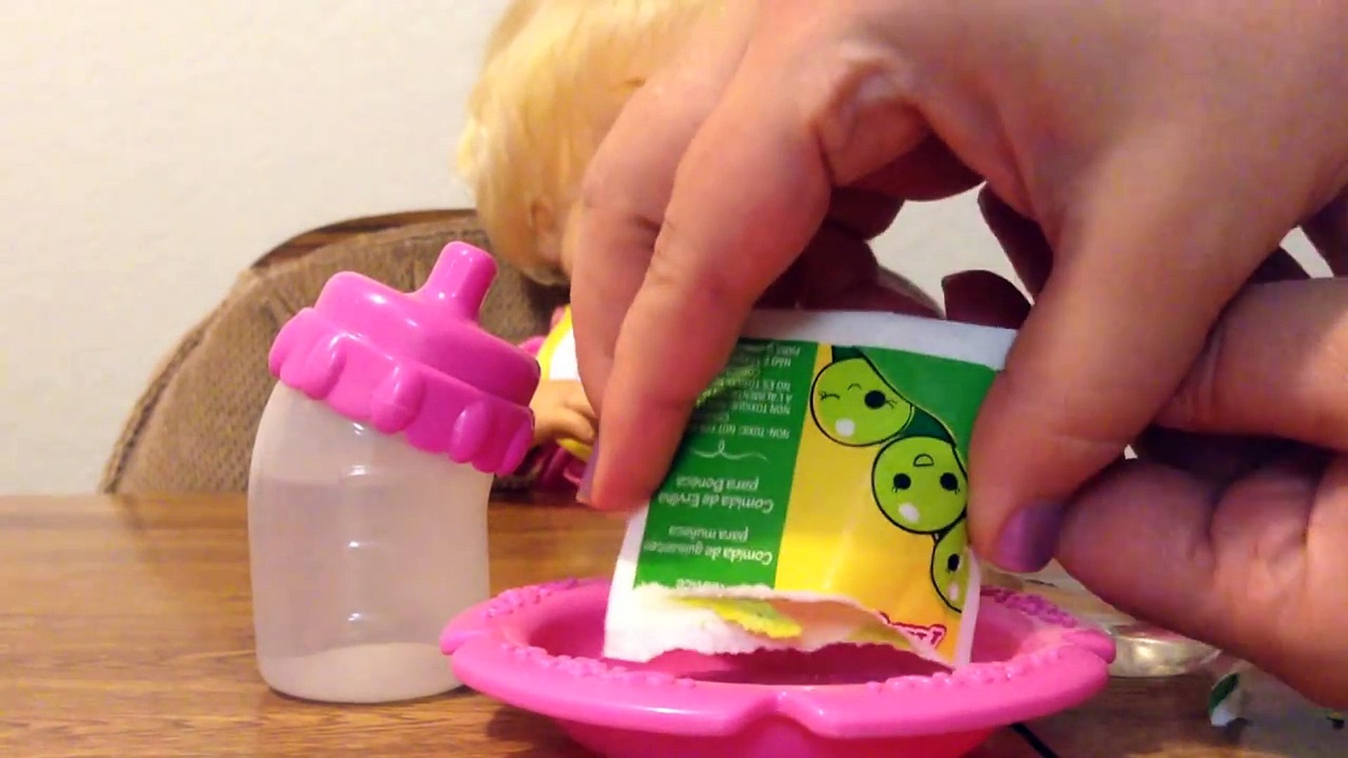 Baby alive feeding and changing video with peas doll food 