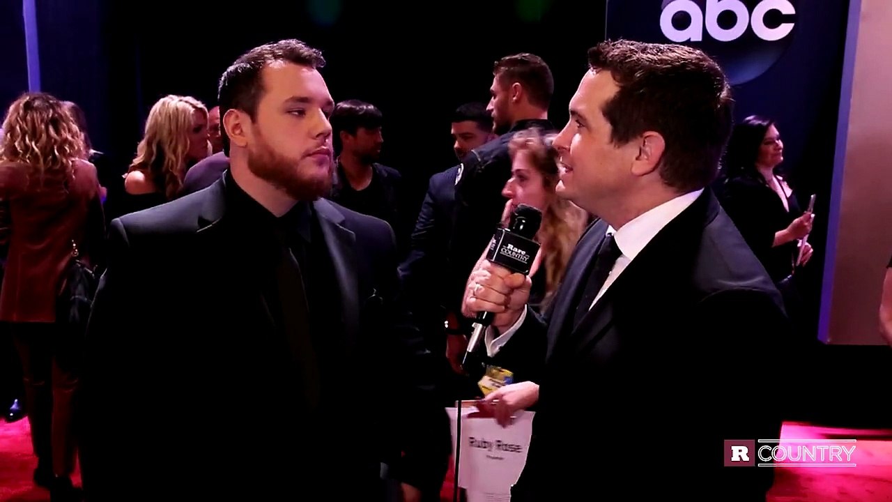 Luke Combs at the CMA Awards | Rare Country