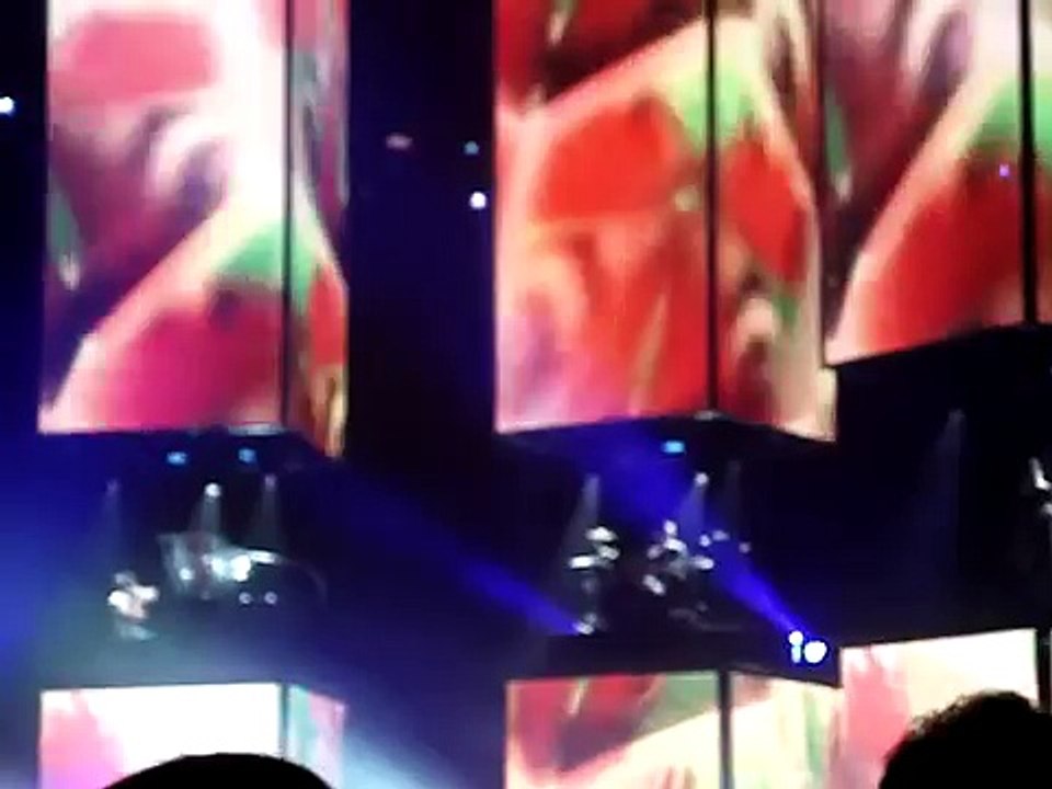 Muse - Feeling Good, National Indoor Arena, Birmingham, UK  11/10/2009