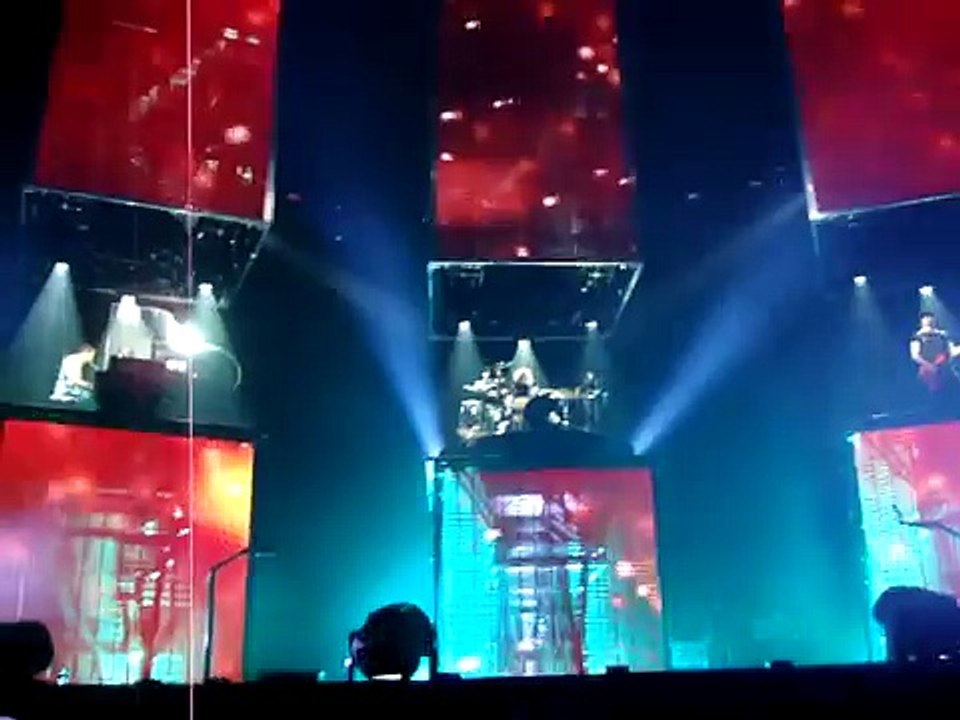 Muse - Feeling Good, Laxness Arena, Cologne, Germany 11/16/2009