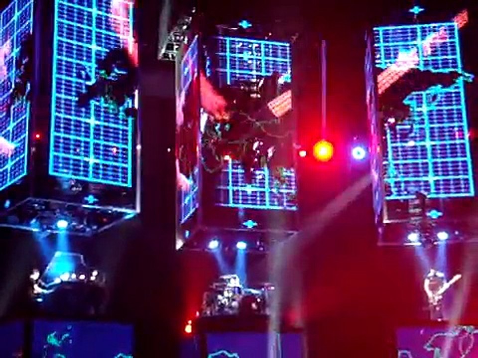 Muse - United States of Eurasia + Feeling Good, Palacio de Deportes, Madrid, Spain  11/28/2009