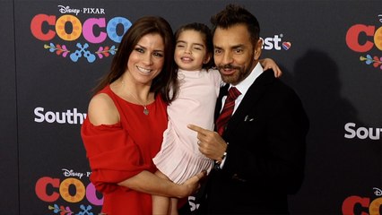 Tải video: Eugenio Derbez, Alessandra Rosaldo 