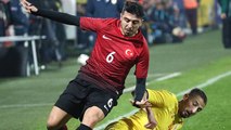 Fenerbahçeli Ozan Tufan, Romanya-Türkiye Maçında Sakatlandı