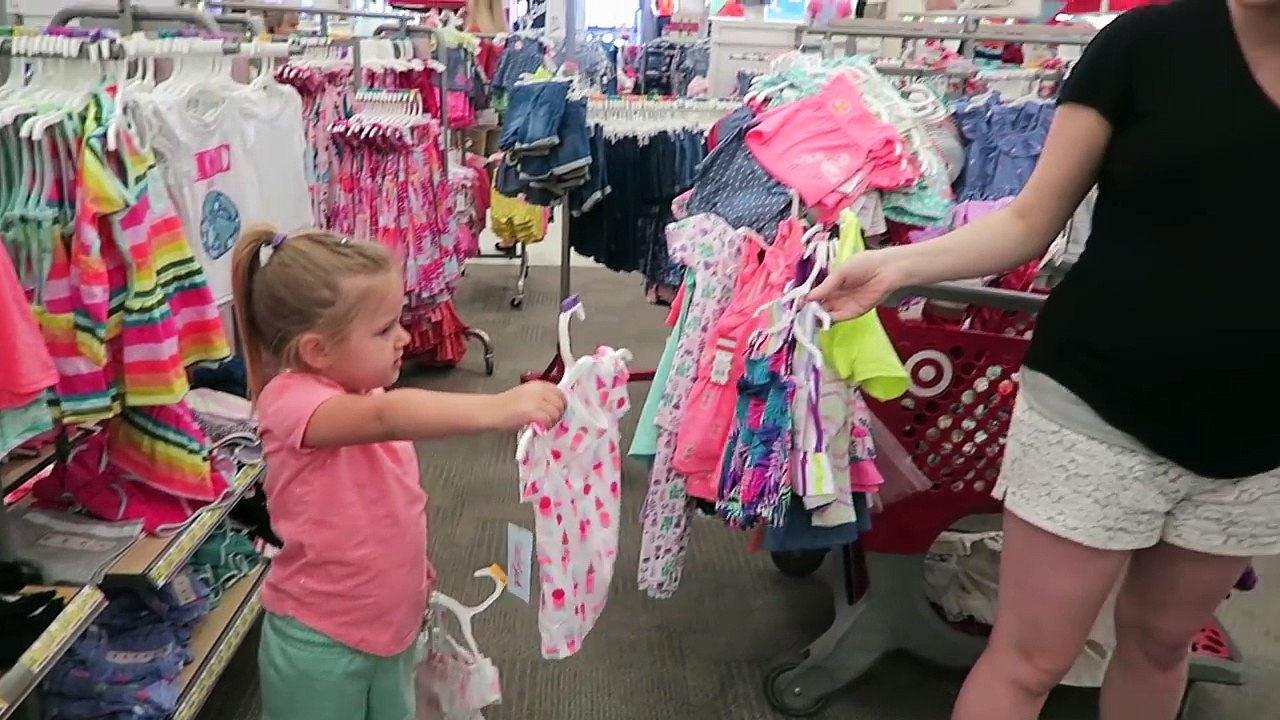 SOMEONE IS BULLYING GWYNETH | IS HER ARM BROKEN?!?