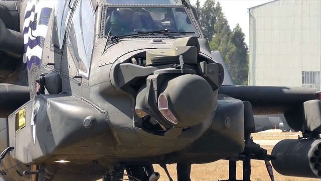 RREZOHET NJE HELIKOPTER I USHTRISE GREKE GJATE NJE STERVITJEJE NE DET SHPETOJNE PILOTET LAJM