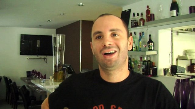 Mickaël et Vedat, collègues de travail et supporters de deux équipes adverses