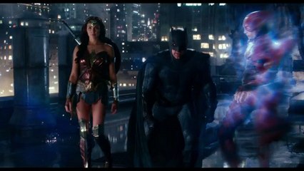 Justice League - Clip - How Many Of You Are There?