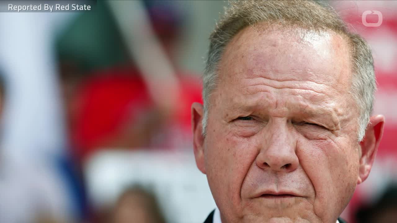 Mitch McConnell Pushes Roy Moore To Withdraw From Senate Race