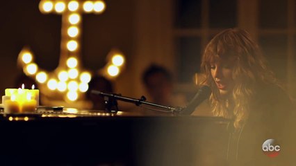 Taylor Swift - “New Year’s Day” Fan Performance