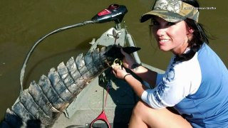 Mom Catches Alligator Three Times Her Size On First Hunting Trip-yoffNzx_Lfs