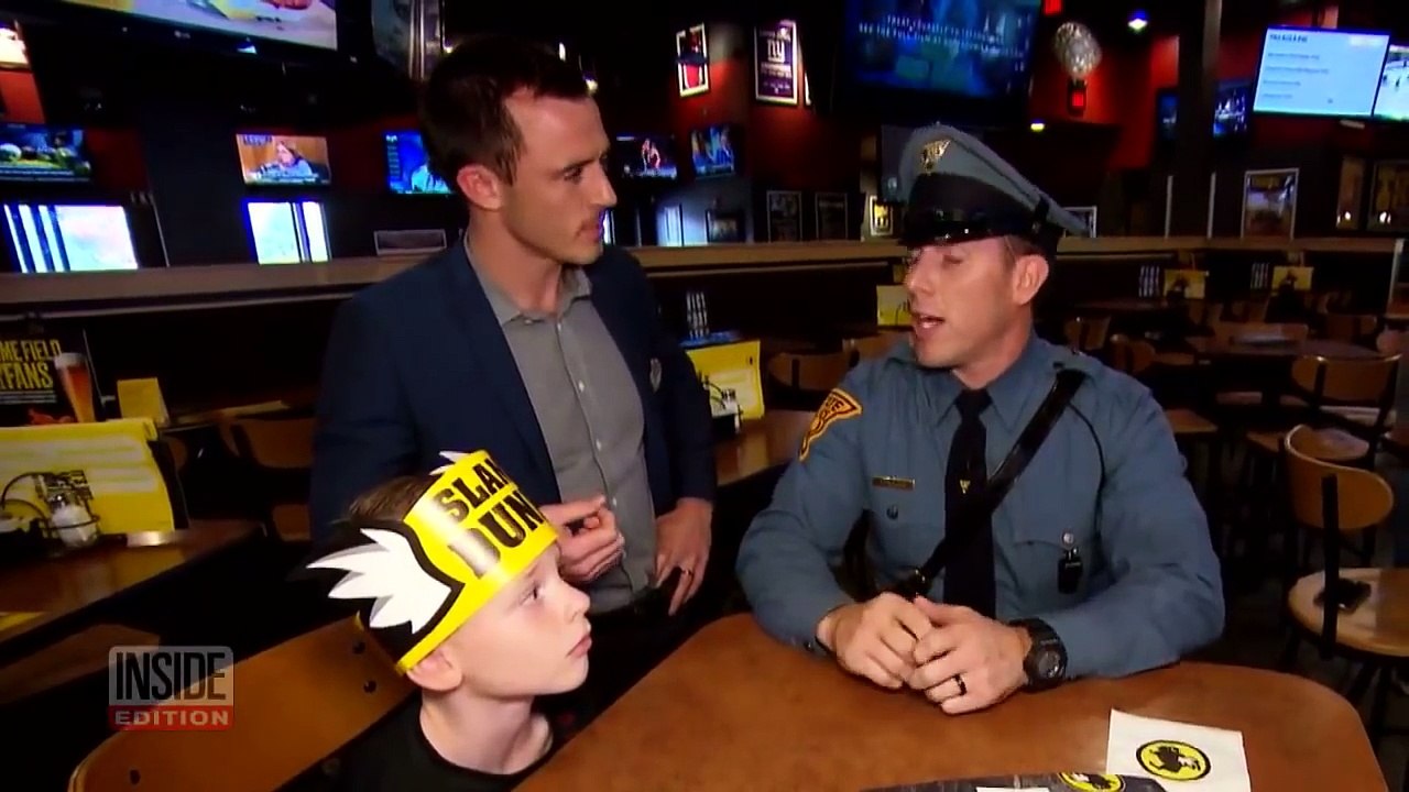 Off-Duty Trooper Saves Man Choking at Restaurant With Heimlich Maneuver-UFJpmsmRV04