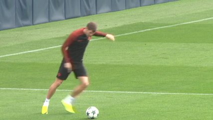 Everyone at on-fire Man City wants to learn more every day - Stones