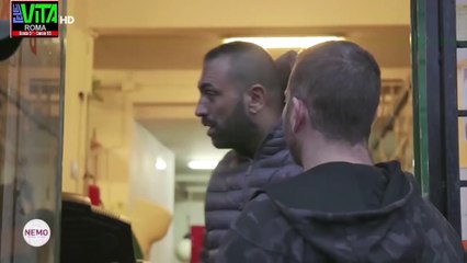 Ce journaliste se prend un coup de tête par un membre du mouvement Casapound