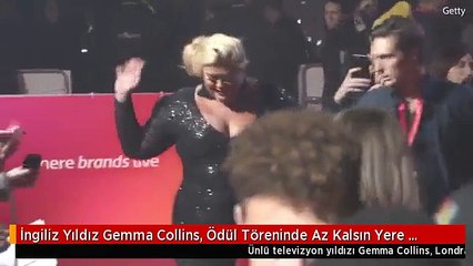 İngiliz Yıldız Gemma Collins, Ödül Töreninde Az Kalsın Yere Kapaklanıyordu