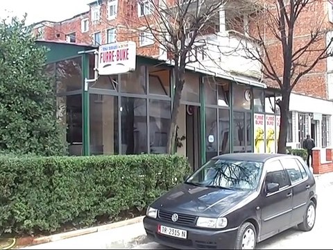 DIMRI NE KUKES TREGTARET RRISIN ÇMIMIN E BUKES NE PRAG TE FESTAVE LAJM