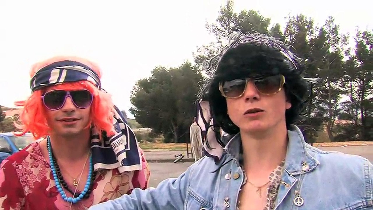 Rencontre avec les participants au concours de déguisements.