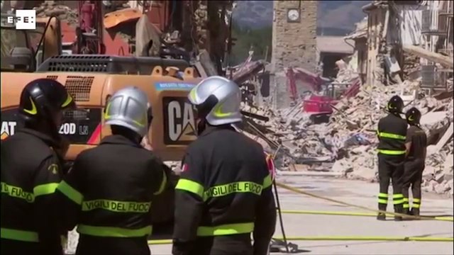 VAZHDOJNE KERKIMET PER TE PAKTEN 10 PERSONA QE REZULTOJNE TE ZHDUKUR NE ITALI POR TERMETET VIJOJNE L
