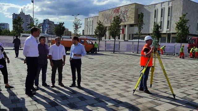 ERION VELIAJ KERKON NDJESE PER TRAFIKUN NE SHESHIN “SKENDERBEJ”, “EVITONI PERDORIMIN E MAKINAVE” LAJ