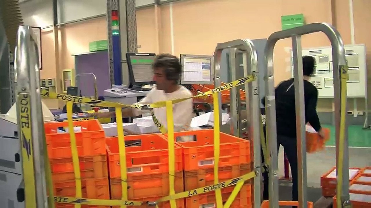 Les coulisses du centre de tri La Poste de Vitrolles. Vidéo Dailymotion