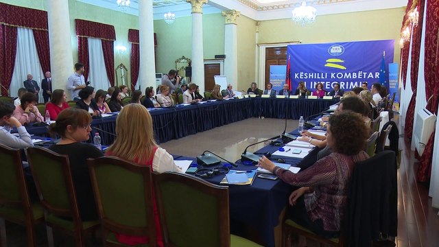 SHTYHET VOTIMI I 6 LIGJEVE TE REFORMES NE DREJTESI, META SHMANG KONSENSUSIN, FLET VETEM PER DIALOG L