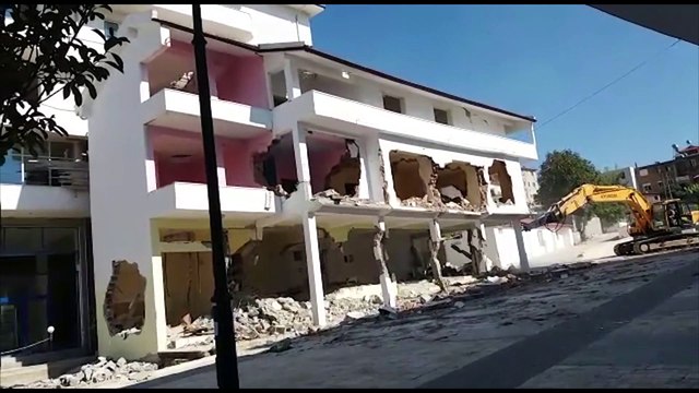 INSPEKTORIATI I NDERTIMIT SHEMB NDERTESEN TRE KATESHE NE LUSHNJE QE PENGONTE PEDONALEN LAJM