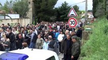 le cortège pour l'hommage aux victimes et le soutien aux familles endeuillées