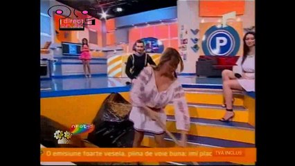 Belle presentatrici: scoscio, scollo e cosce! OOPS COMPILATION