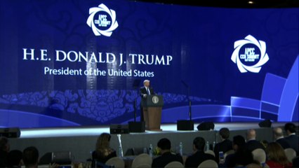 Trump défend "l'Amérique d'abord", Xi Jinping la mondialisation