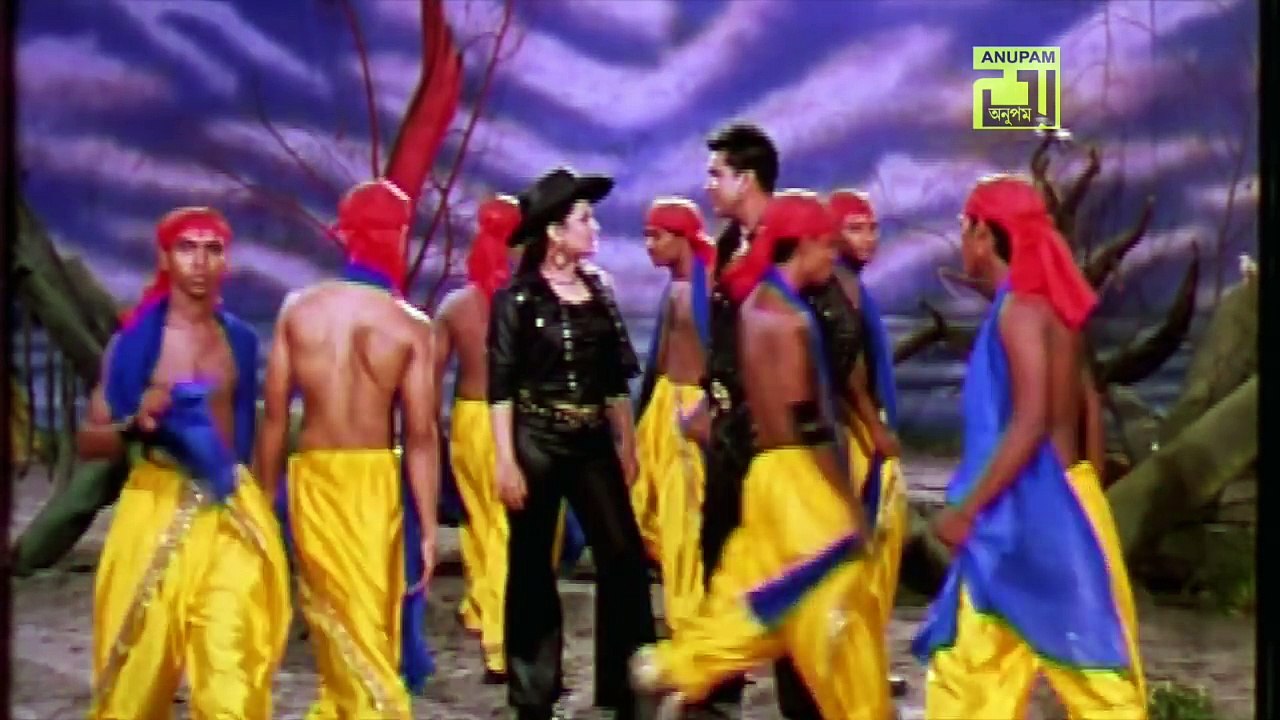 Pagol Korecho Tumi ,Bangla movie romantic old item hot song_Moner Sathe Juddho_Manna, Purnima_Movie Song